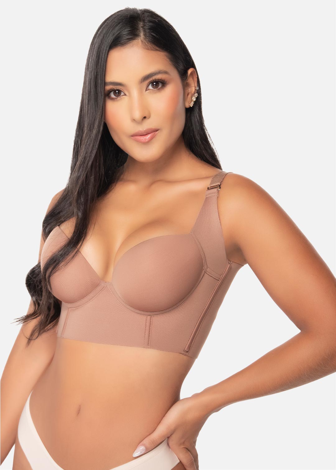 Brasier de realce alto con excelente cubrimiento en espalda y sisa 8545